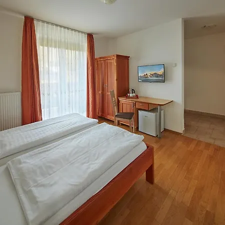 Hotel Rute And 3*